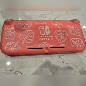 Animal Crossing Nintendo Switch Coral Leaf Design